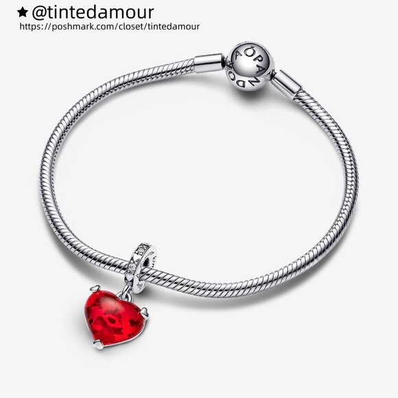 Pandora Disney Mickey & Minnie Mouse Kiss Red Murano Glass Dangle Charm - Picture 3 of 5